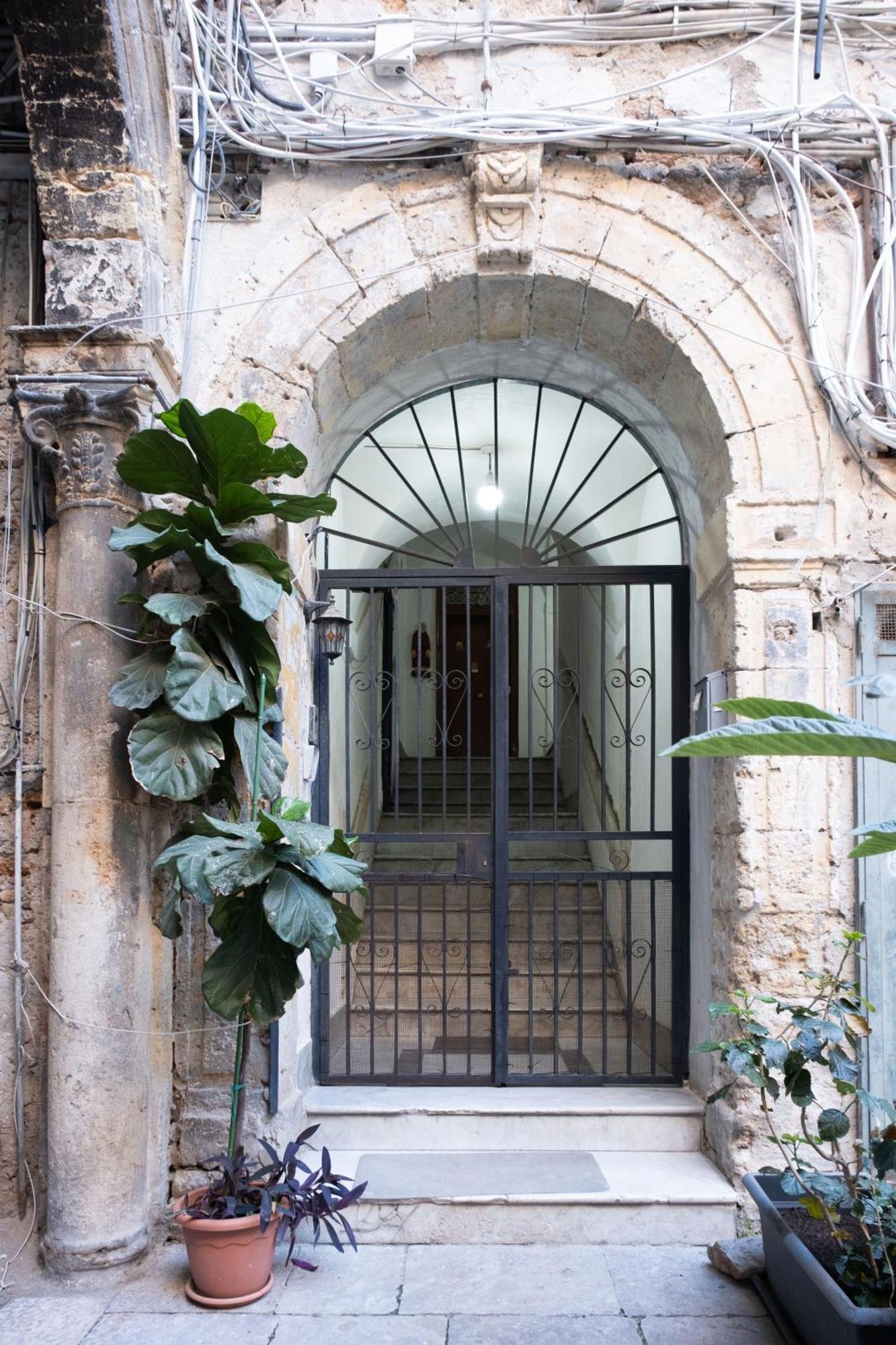 Sopra I Tetti Di Ballaro Palermo Exterior photo